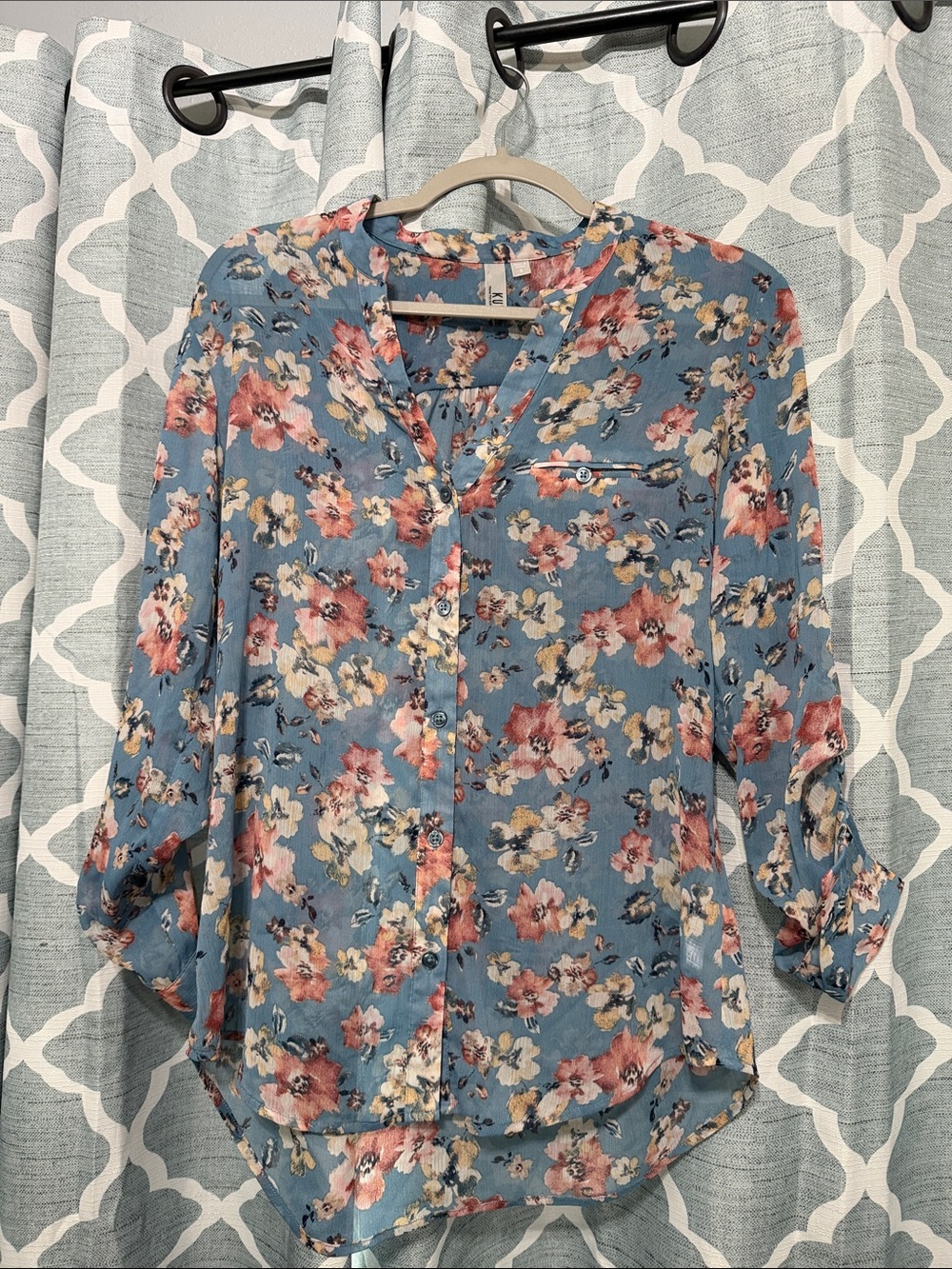 Kut from the Kloth Blue Floral Button-Up Blouse